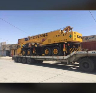حمل و نقل و جابجایی بار ترافیکی و سنگین مجهز به کمرشکن های 2 محور 3 محور ، 4 محور و طارق 11 محور